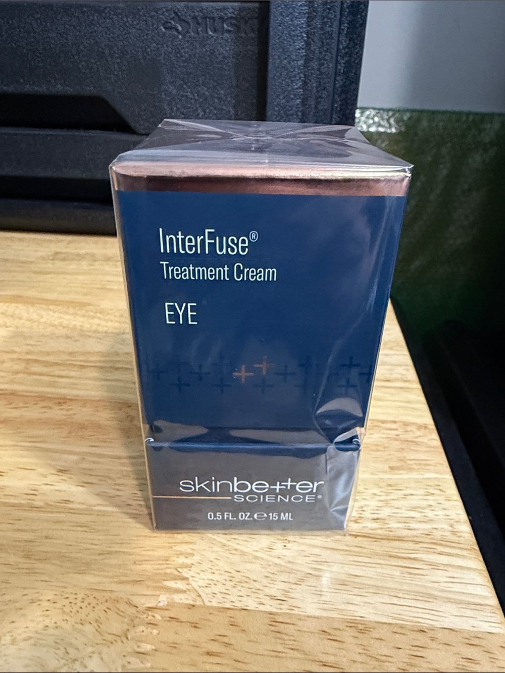 skinbetter science InterFuse Eye Treatment Cream - Navy